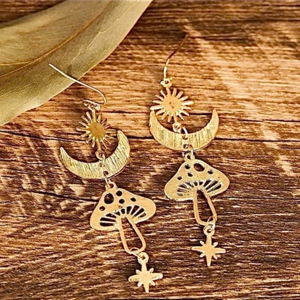 NEW Bohemian Moon Mushroom whimsical dangle Earrings - Boutique - Picture 3 of 7